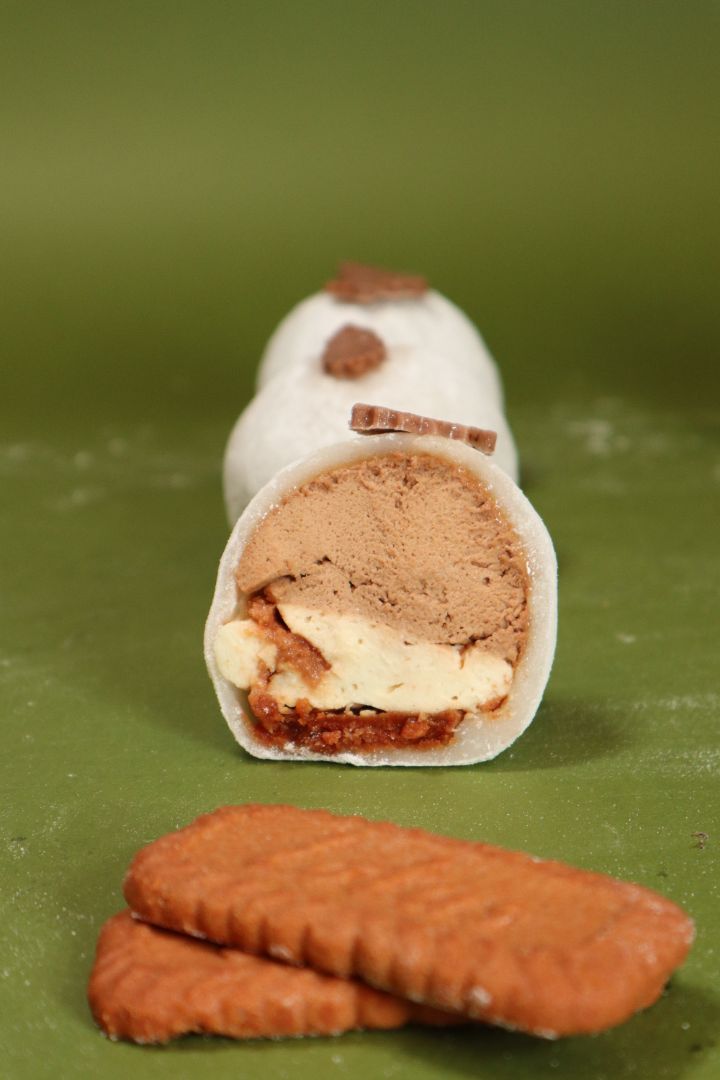 Coffee Caramel Cheesecake Mochi By Lotus Biscuits)